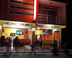 Los Molcajetes Dentro