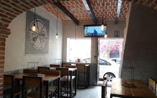 Santo Tomate À l'intérieur