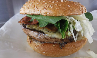 Remolquito Los Taurinos Comida