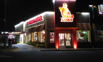 Pollo Pepe El Salto outside