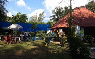 Parque Familiar Los Charcos outside