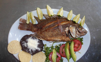 Parque Familiar Los Charcos food