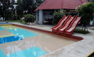 Parque Familiar Los Charcos outside