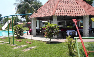 Parque Familiar Los Charcos outside