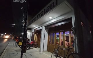 Pizzería Fratelli outside