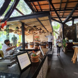 Mesa De Origen outside