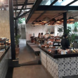 Mesa De Origen inside