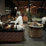 Mesa De Origen inside