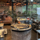 Mesa De Origen inside