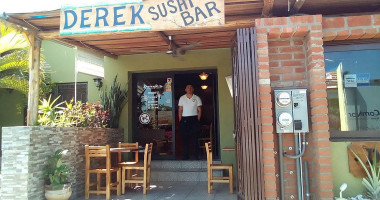 Derek's Sushi Exterior