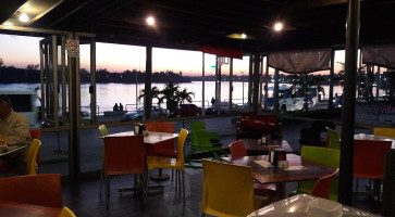 Mandarina Café Dentro