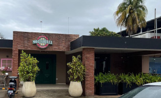 Mozzarella Pizza Place Extérieur