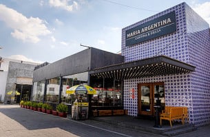 María Argentina outside