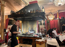 Mr Fish Arandas inside