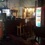 Alhamra Cafe Shop Dentro