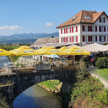 Pizzeria La Sierra Exterior
