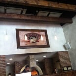 Paoli's Pizza Dentro