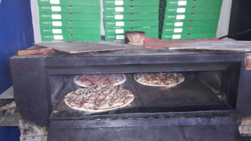 Pizzería El Rey food