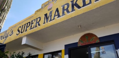 Kimberly's Supermarket Coffee Spot, México inside