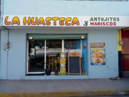 La Huasteca outside