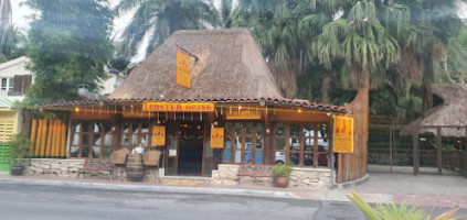 Lobster House: La Cabaña Del Pescador outside