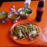 El Mikis Tacos Comida