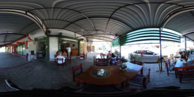 Guali Desayunería, Café Resto inside