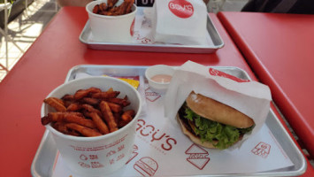 Goy´s Burgers Nápoles food