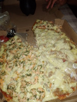 Pizza Corre food