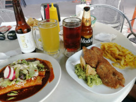 Cafe De La Plaza food