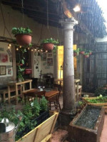Cafe Jardin inside