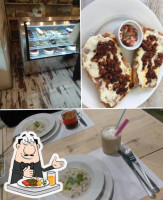 De Los Santos Pastel Y Café food