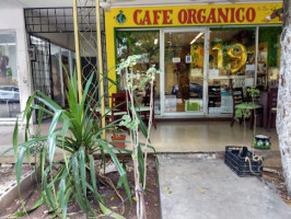 Café Orgánico outside