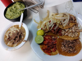Taqueria Los Tacuarines food