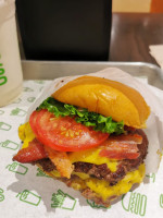 Shake Shack Arcos Bosques food