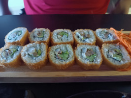 Mo Sushi food