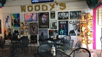 Woodys Bar and Grill food