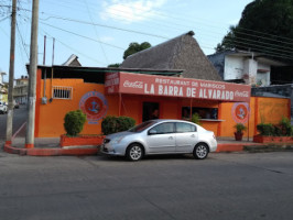 Restaurante De Mariscos La Barra De Alvarado outside