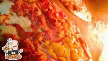 La Martina Pizza food