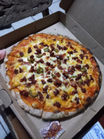 Max's Pizza food