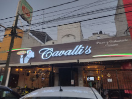 Cavalli's Pizza outside