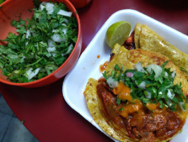 Taqueria La Gardenia food