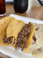 Tacos Cinco 05 food