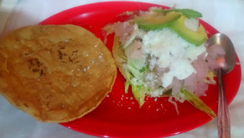 Antojitos Mexicanos Luna food