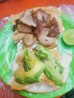 Duros Y Guacamayas Hernández. food