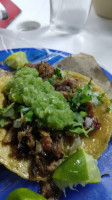 Tacos El Gallo food