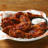 Hooters Cancun Party Center food