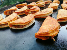 Los Plebes Tacos De Birria inside