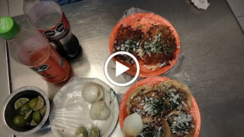 Tacos El Carnalito food