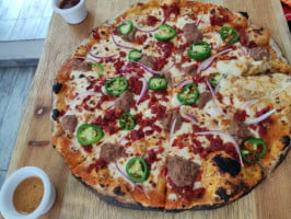 442 Pizza A La Leña Y Jardín food